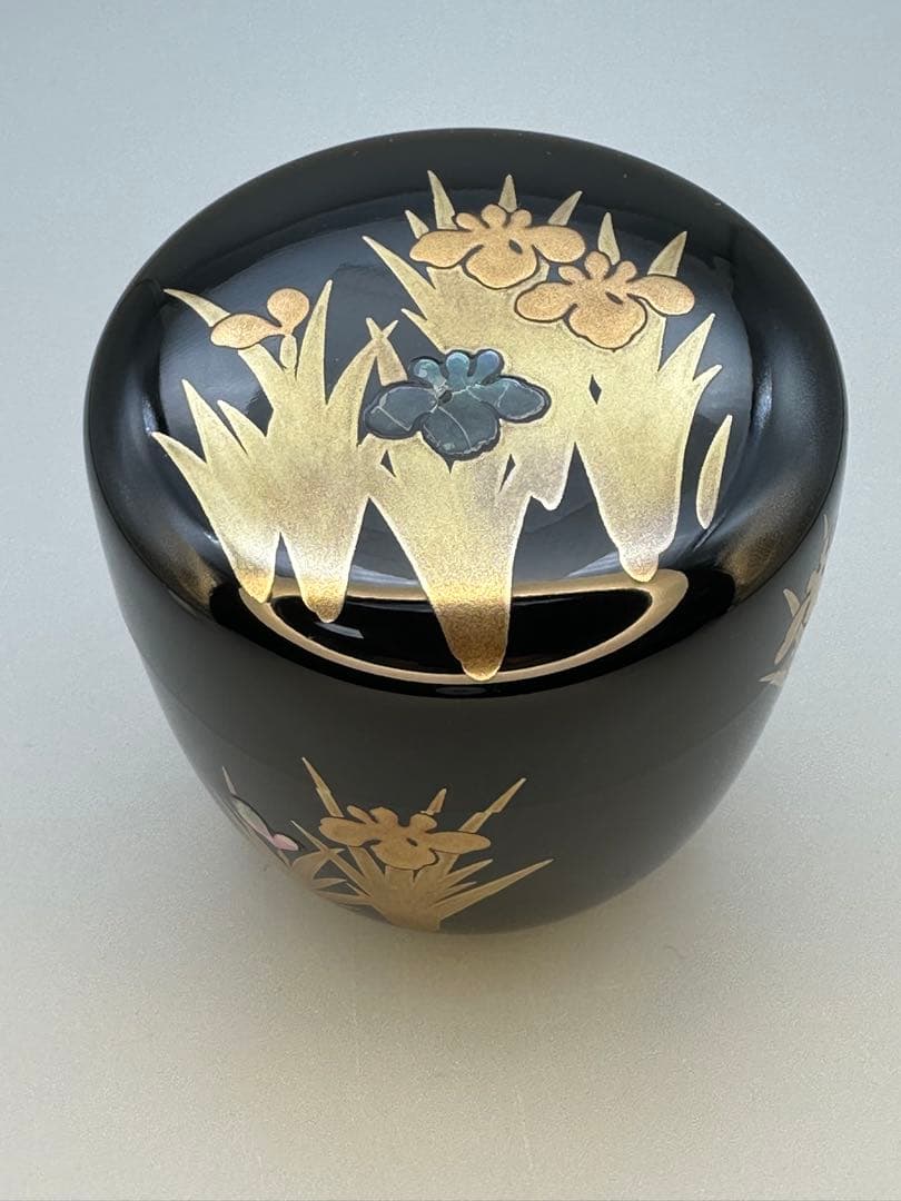 Suzuya Fujinami Iris Shobu Maki-e Natsume Gold Lacquer Tea Caddy with Raden Mother of Pearl Tomobako