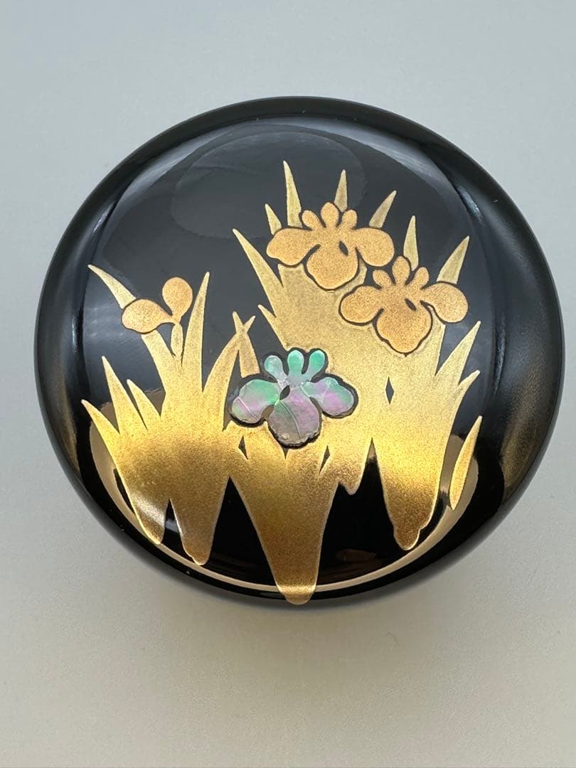 Suzuya Fujinami Iris Shobu Maki-e Natsume Gold Lacquer Tea Caddy with Raden Mother of Pearl Tomobako