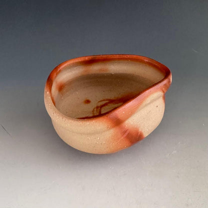Bizen Kutsukata Hidasuki Chawan by Isezaki Kisoi - Warped Tea Bowl with Signed Box