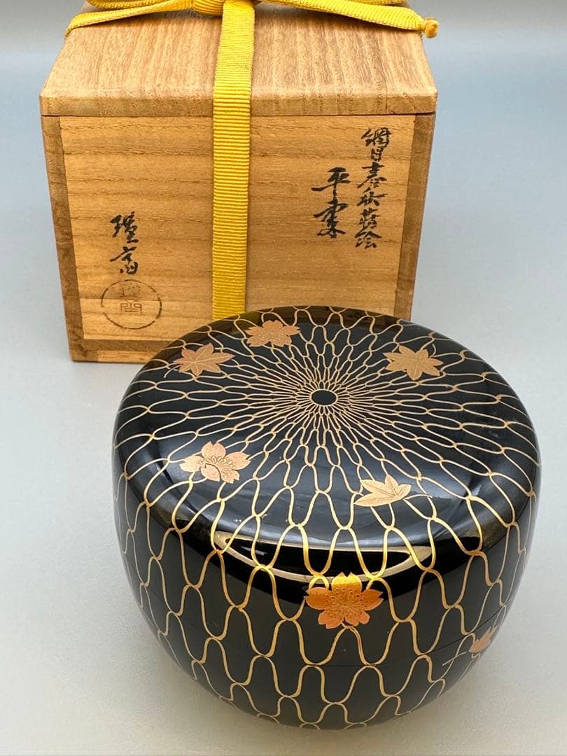 Wada Kinsai Amime Shunju Natsume — Gold Net Maki-e, Tomobako