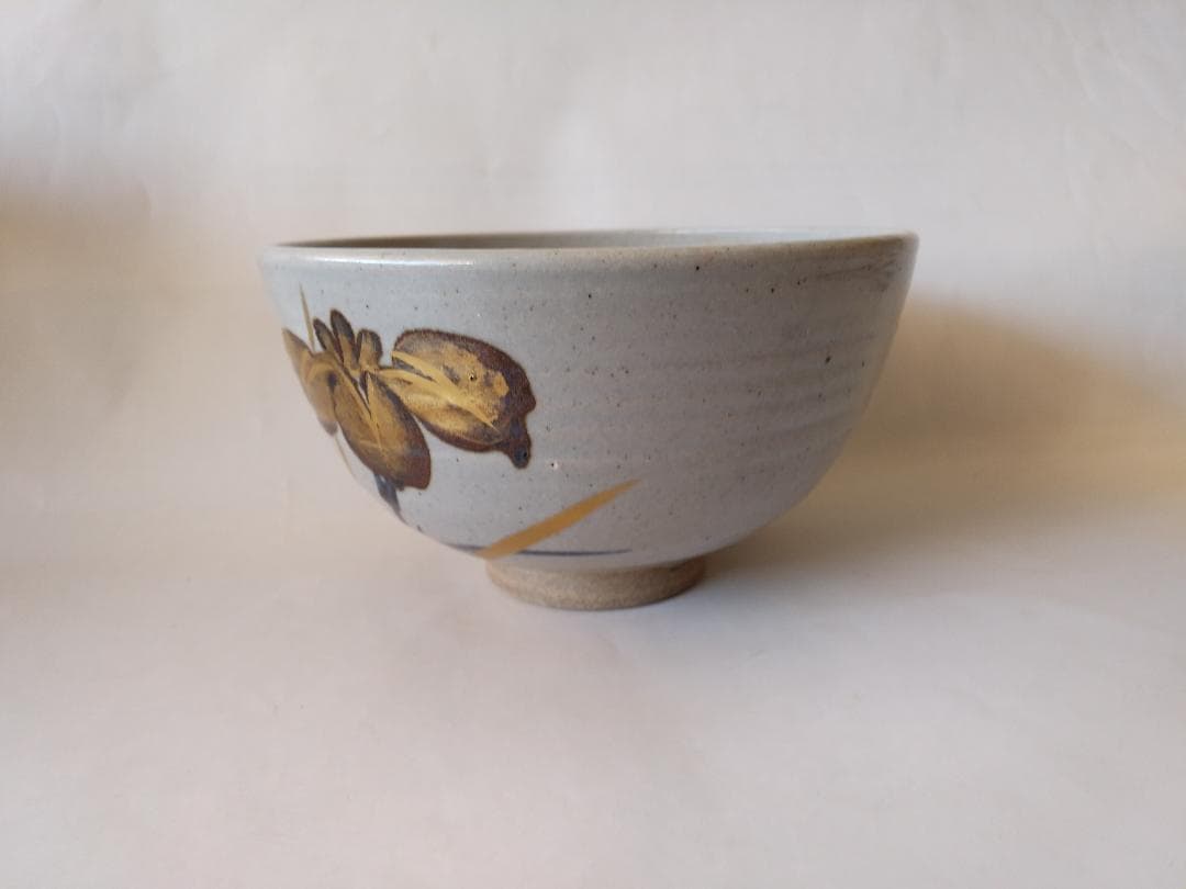 Zeze-yaki Gold Iris Tea Bowl by Iwasaki Shinjo - Enshu Seven Kilns Chawan with Box