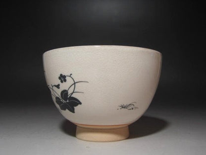 Kishu Ware Aoi Kiln Spring Wildflower Tea Bowl — Houunsai Kaō, Crackle Glaze, 15th Urasenke