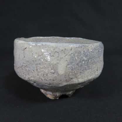 Oni-Hagi Tea Bowl by Kaneta Sanzaemon VII - White Crackled Glaze Chawan - Signed Box