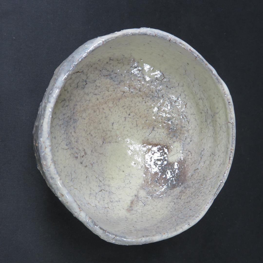 Oni-Hagi Tea Bowl by Kaneta Sanzaemon VII - White Crackled Glaze Chawan - Signed Box