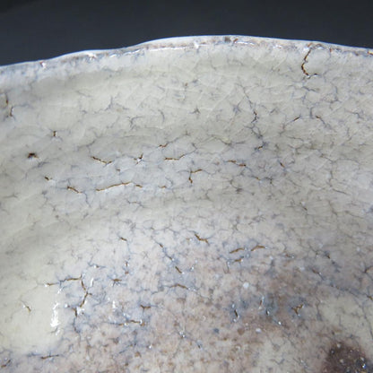 Oni-Hagi Tea Bowl by Kaneta Sanzaemon VII - White Crackled Glaze Chawan - Signed Box