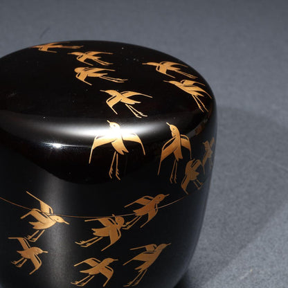 Nakamura Takaya Suma Landscape Maki-e Natsume — Gold Plovers, Genji Reference, Signed Box