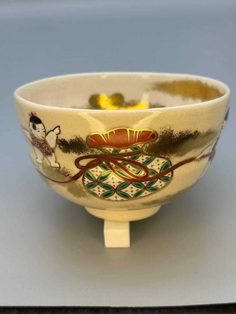 Makuzu Kosai Kyo-yaki Chawan — Children and Treasure Bag