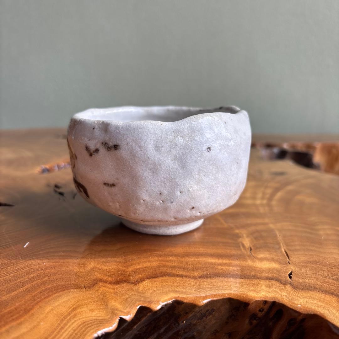 Shino Ware Matcha Bowl by Yano Keisen — Iron Spot Landscape on White Glaze, Small Form