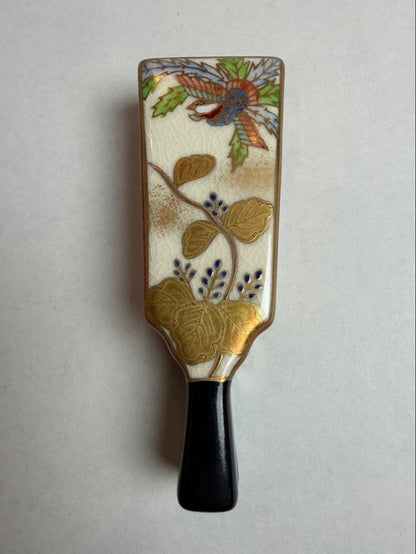 Shiunzo Iro-e Hagoita Kogo Incense Container, Paddle Form with Phoenix Design