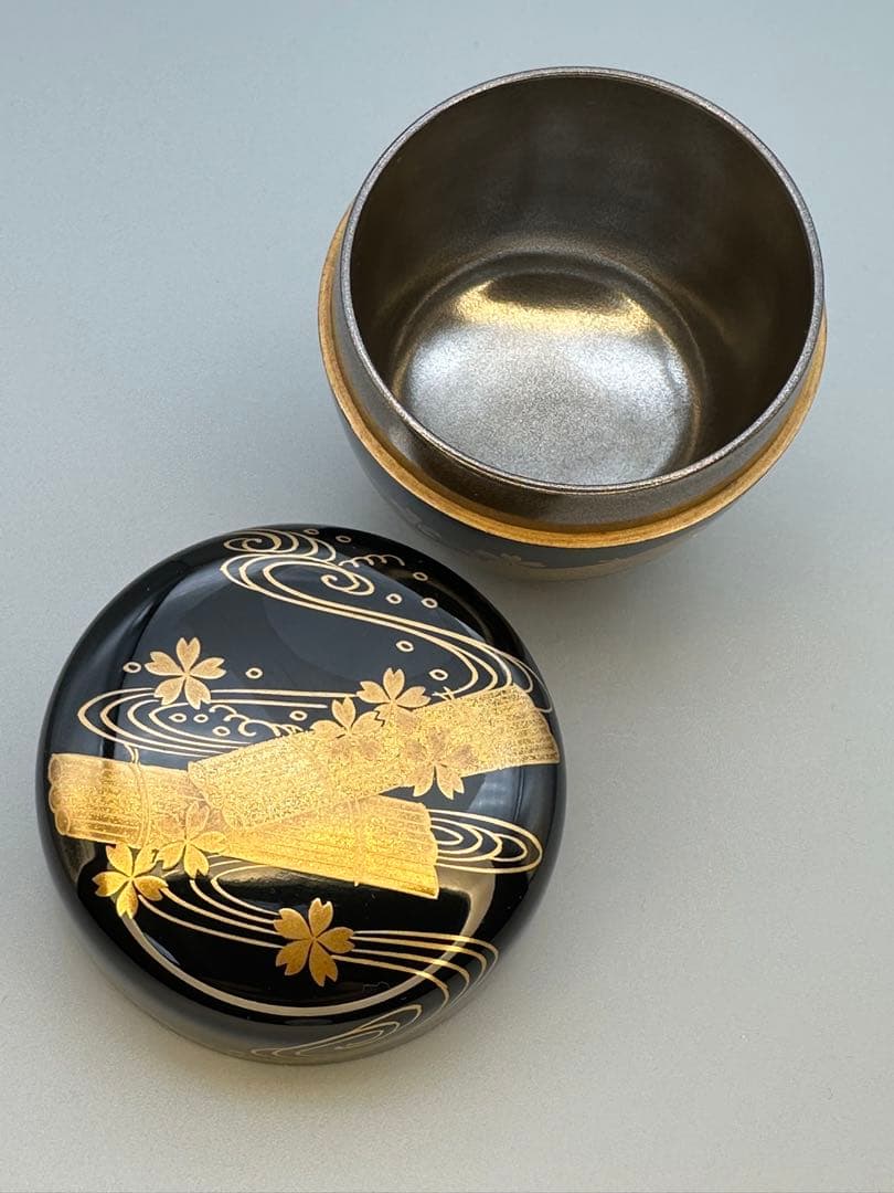 Inai Gyokuho Sakuragawa Maki-e Natsume, Gold on Black Lacquer
