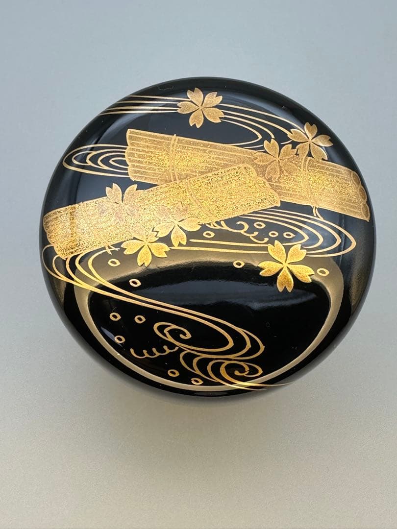 Inai Gyokuho Sakuragawa Maki-e Natsume, Gold on Black Lacquer