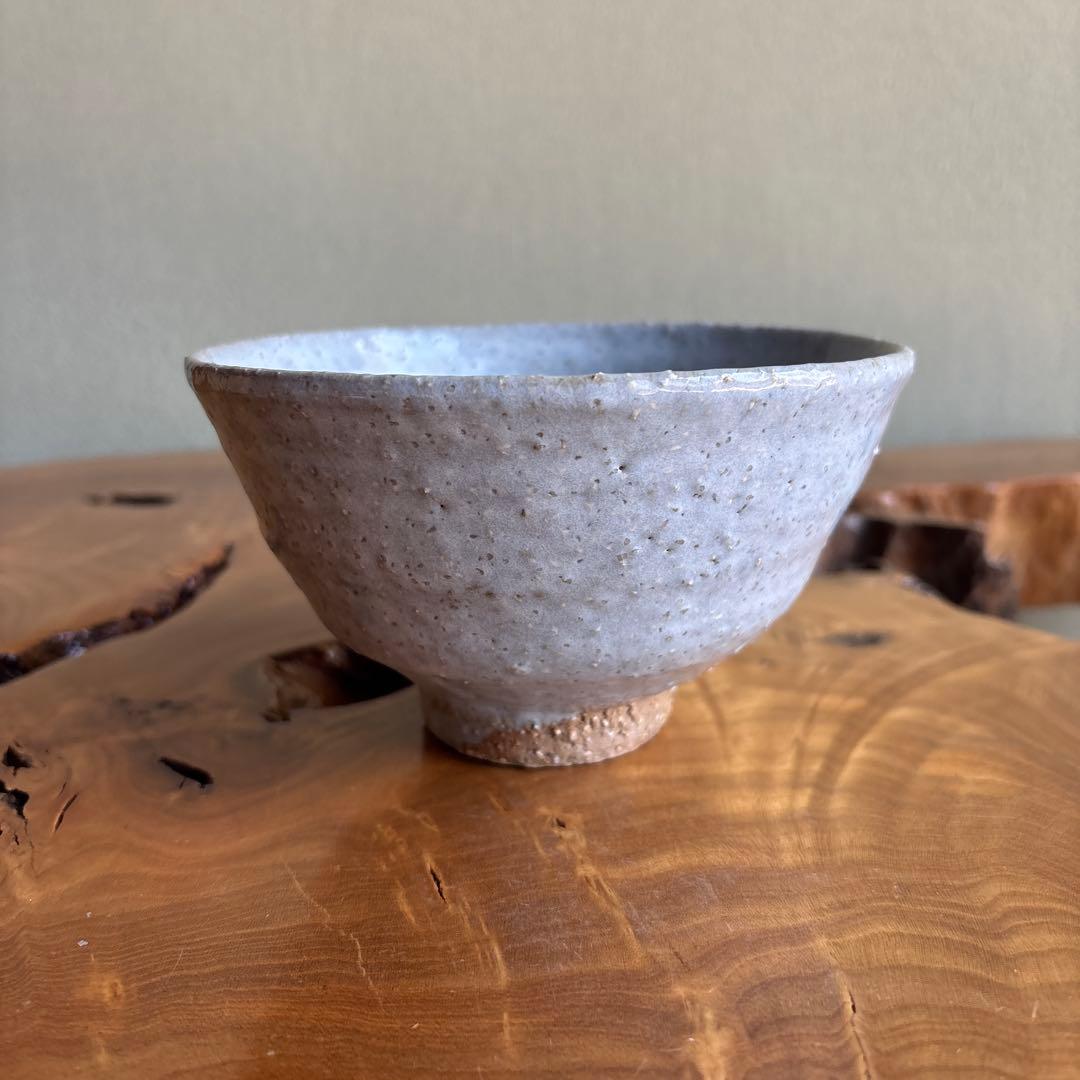 Hagi Ware Tea Bowl, Ōya Kiln — Blue-Grey Ash Glaze, Tomobako | 萩焼 大屋窯 抹茶碗